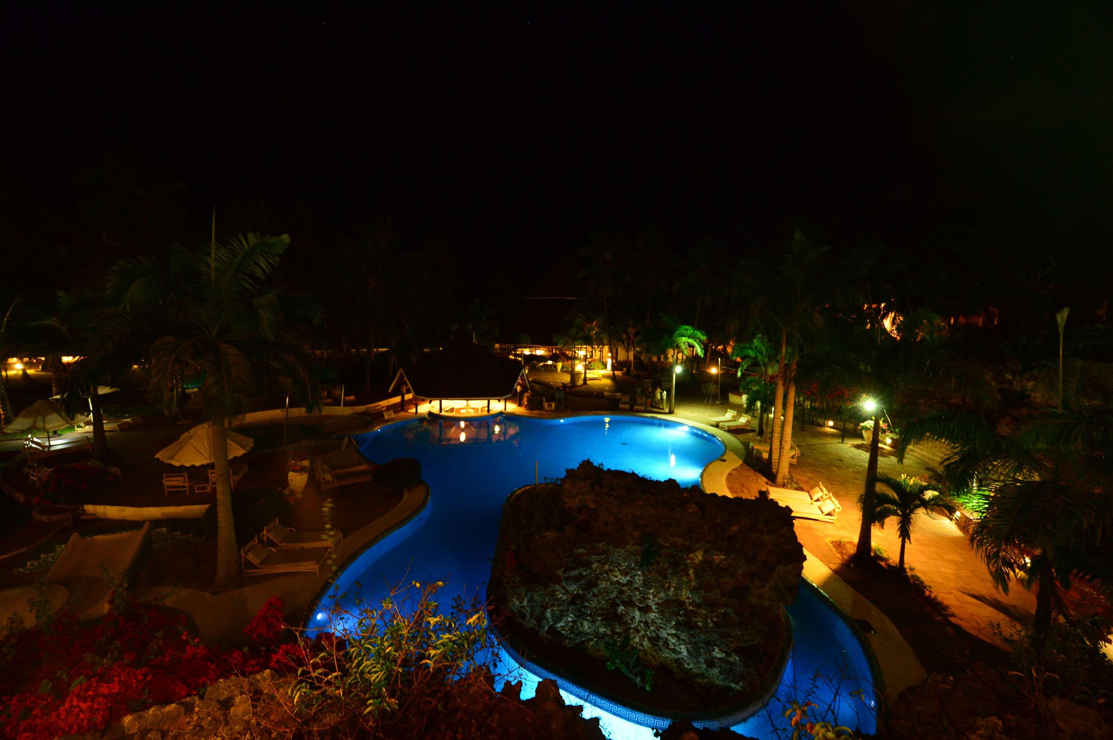 Diani Reef Beach Resort&Spa Diani Beach Exterior foto